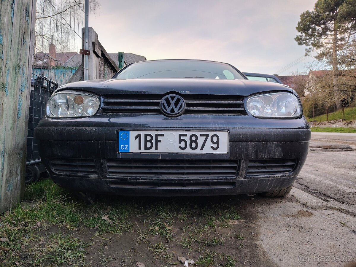 Maska(přední mřížka )golf IV - 2
