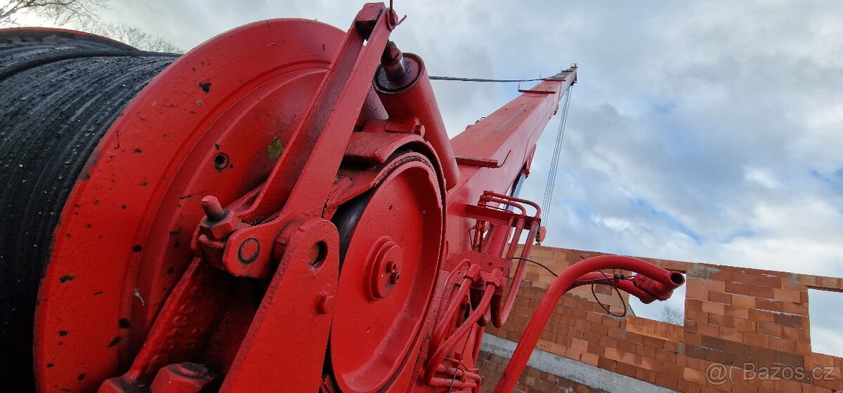 Jeřáb Tatra AD28 - 2