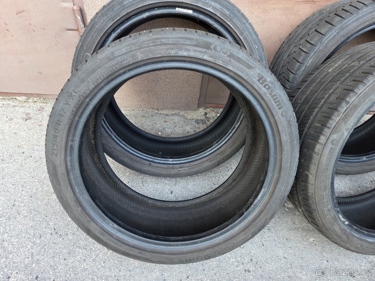 Pneu letní 215/40 R17. - 2
