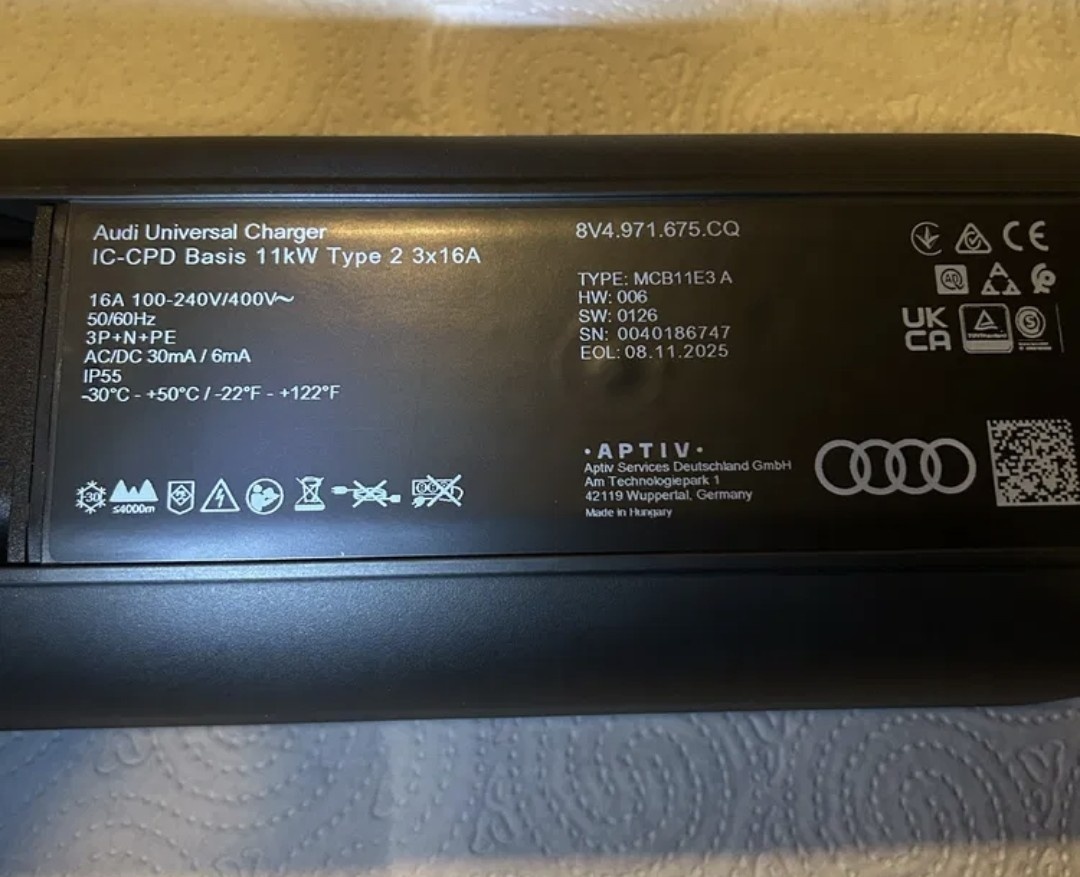 Přenosná nabíječka Audi e-tron NOVÁ - 2