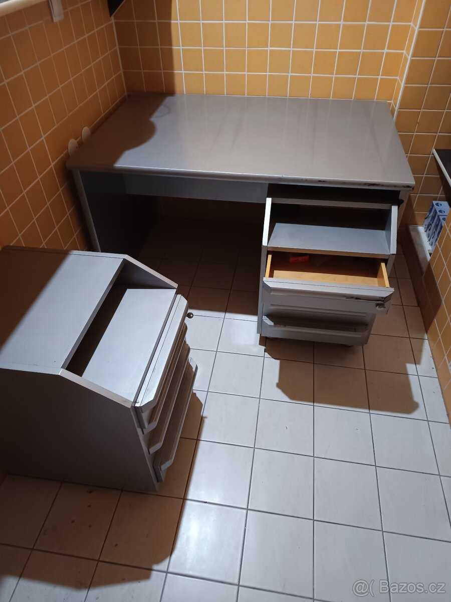 Psací stůl dva kontejnery - 2