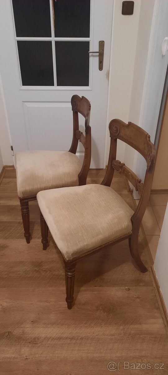 Židle vyřezáváné čalouněné 2 ks - 2
