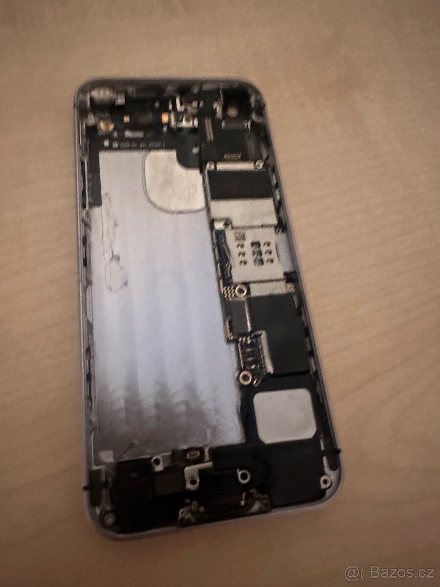 Díly iPhone SE - 2