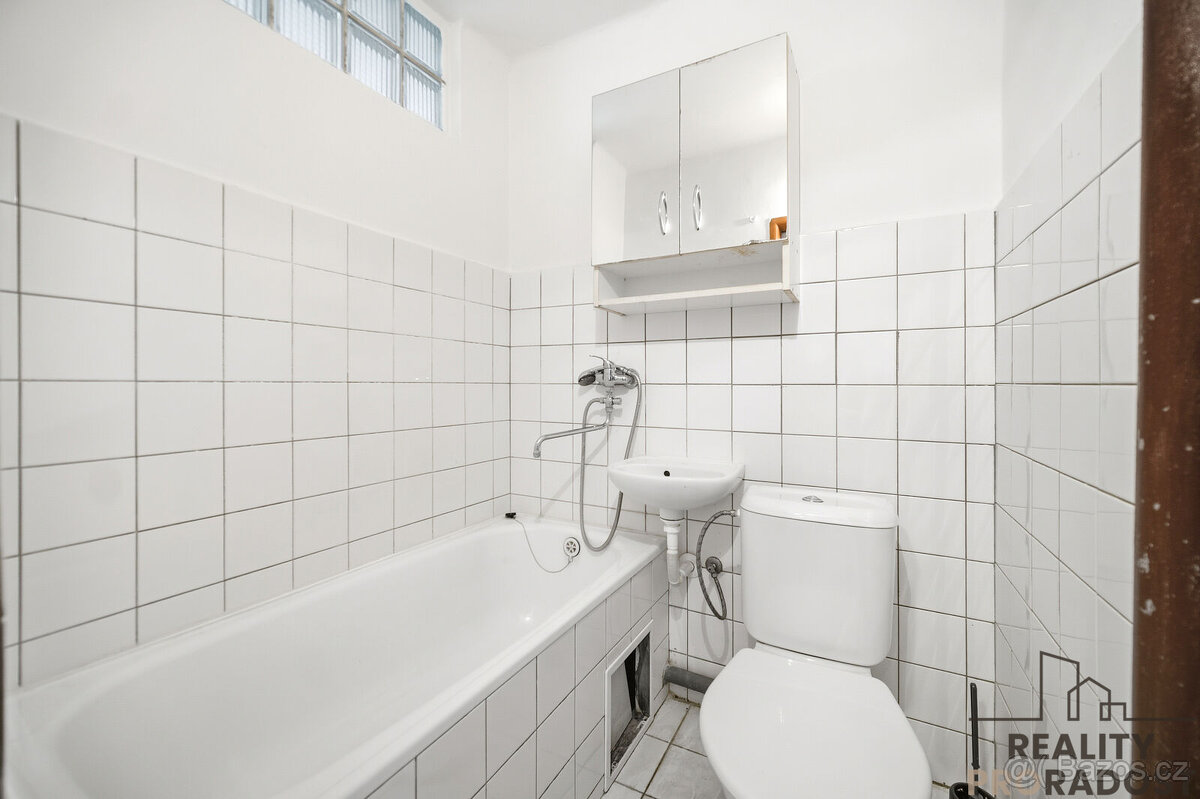 Pronájemj bytu 1+1, 30 m² – Pardubice - Rybitví - 2