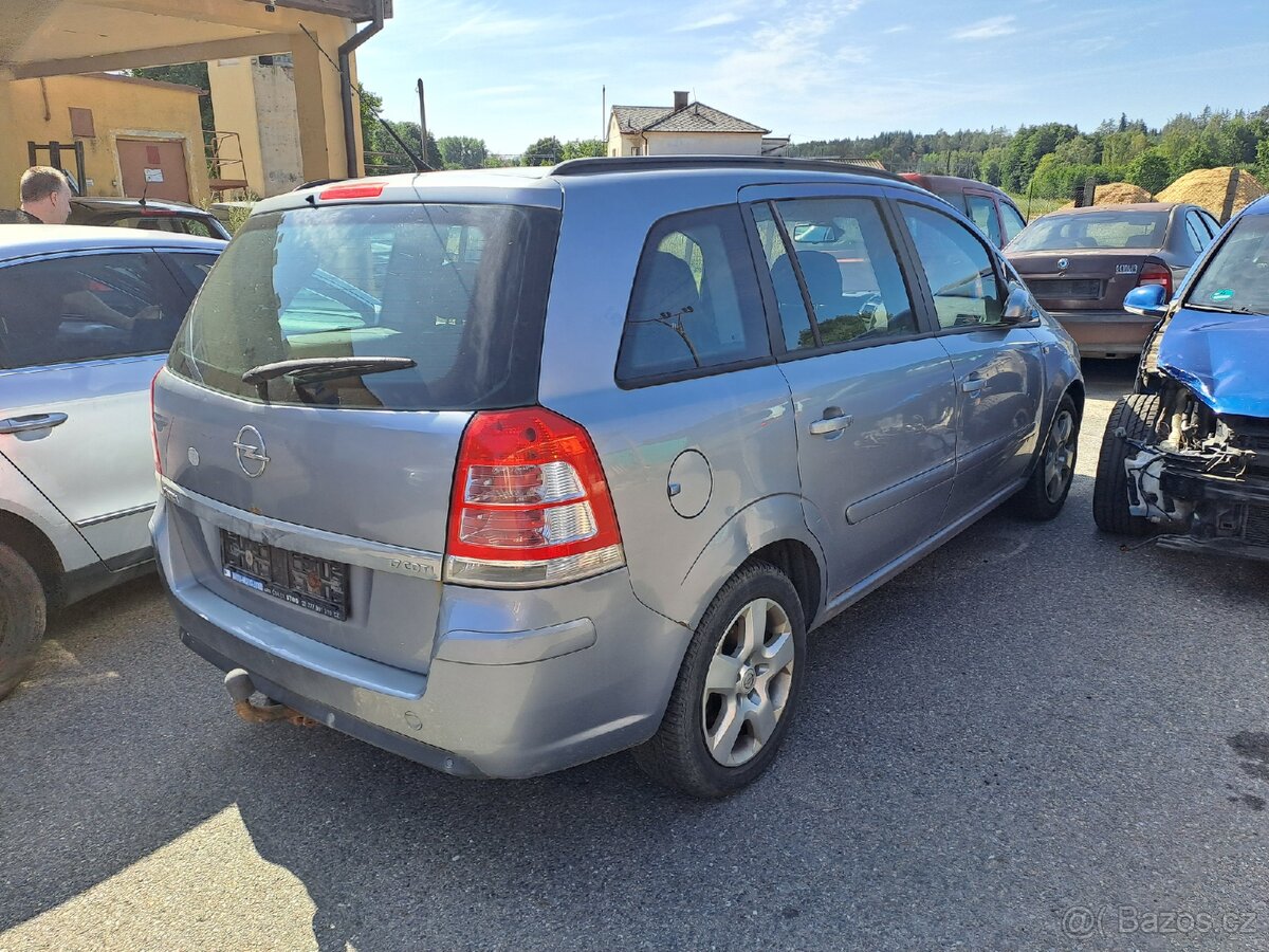 Díly Opel Zafira B 1.7cdti - 2