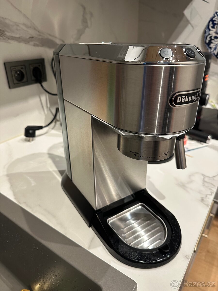 De'Longhi Dedica EC 685.M - 2