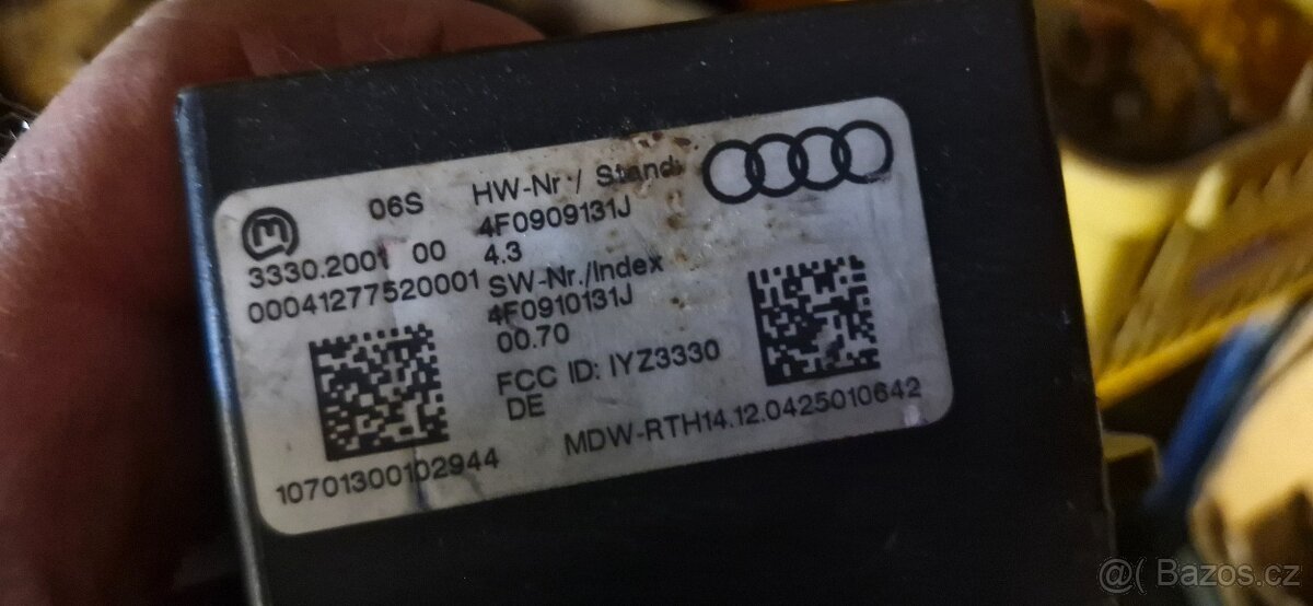 Spinaci skrinka audi a6 4f spinacka ctecka klice - 2