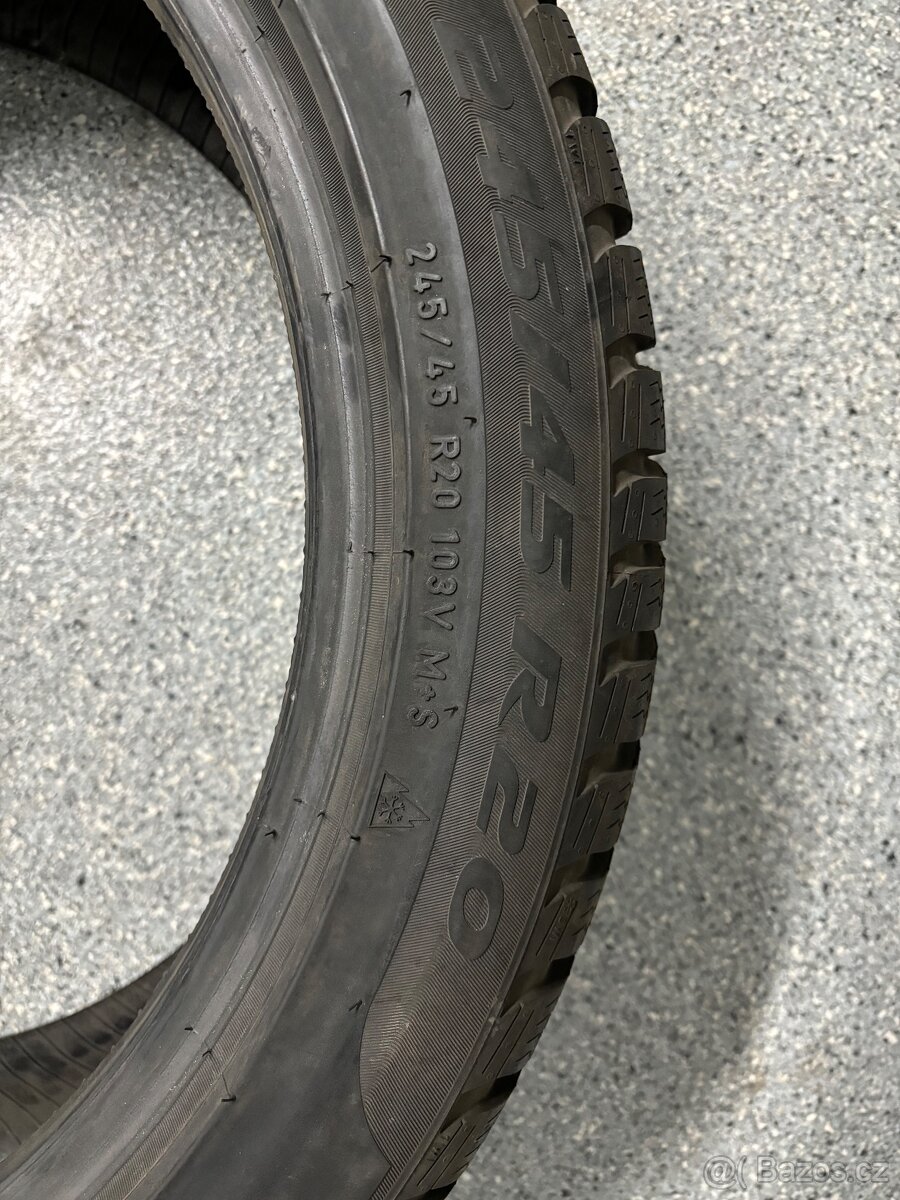 Zimní pneu Pirelli 245/45R20  RFT - 2
