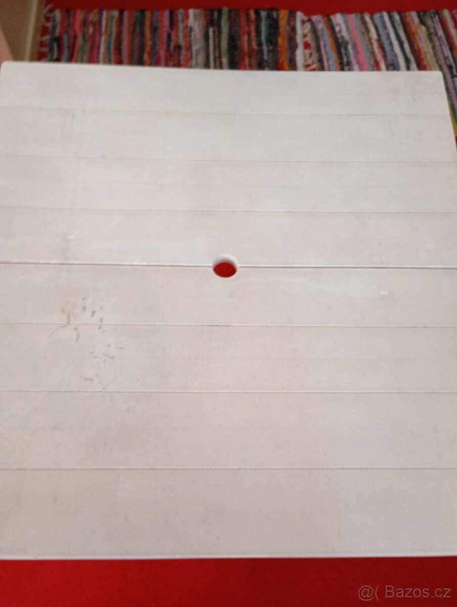 stolek na slunečník+ židle-plast - 2