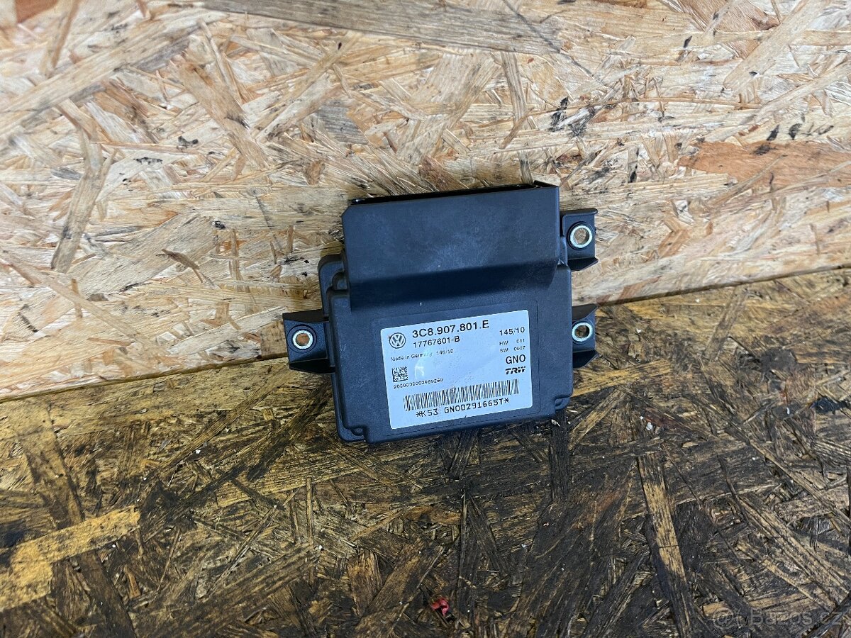 ŘÍDICÍ JEDNOTKA EL. RUČNÍ BRZDY VW PASSAT B6 3C8907801E - 2