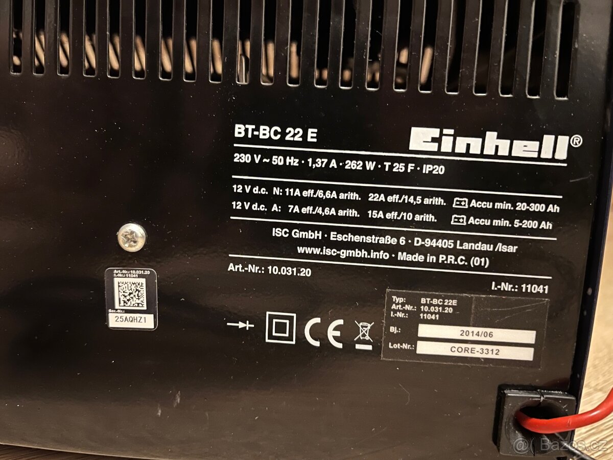 Výkonná nabíječka autobaterii 12V / 22 A - 2