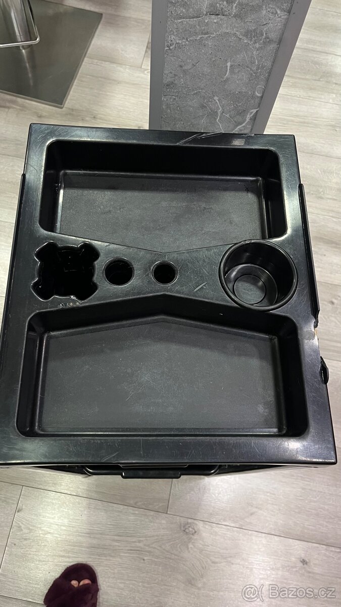 Kadeřnický vozík - 2