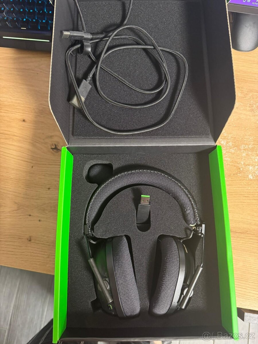 Herní sluchátka RAZER BLACKSHARK V2 PRO - 2