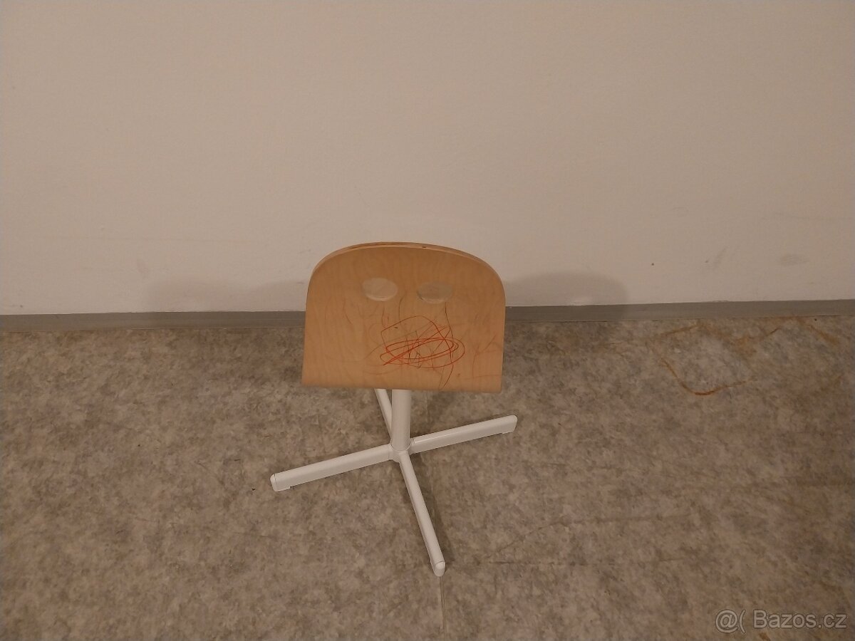 Stůl Larande a židle Valfred/Sibben - 2