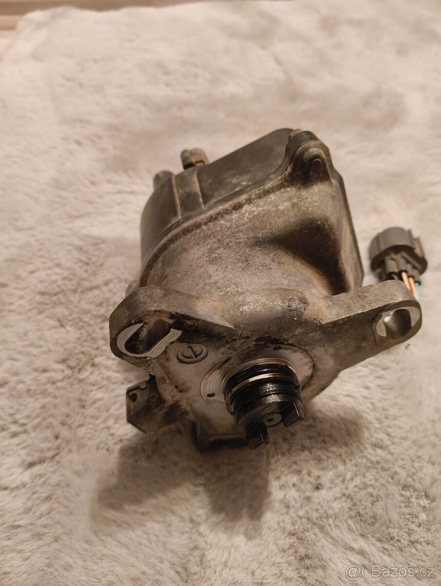 Rozdělovač Honda Cr-v 1.gen. - 2