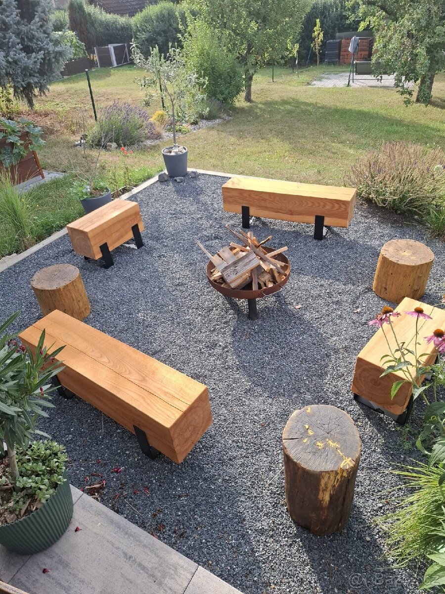 Lavice k ohništi - 2