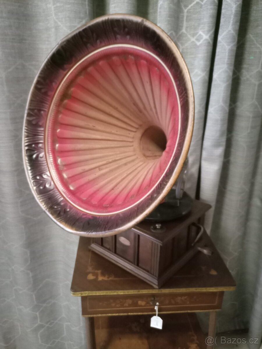 Gramofon s troubou - 2