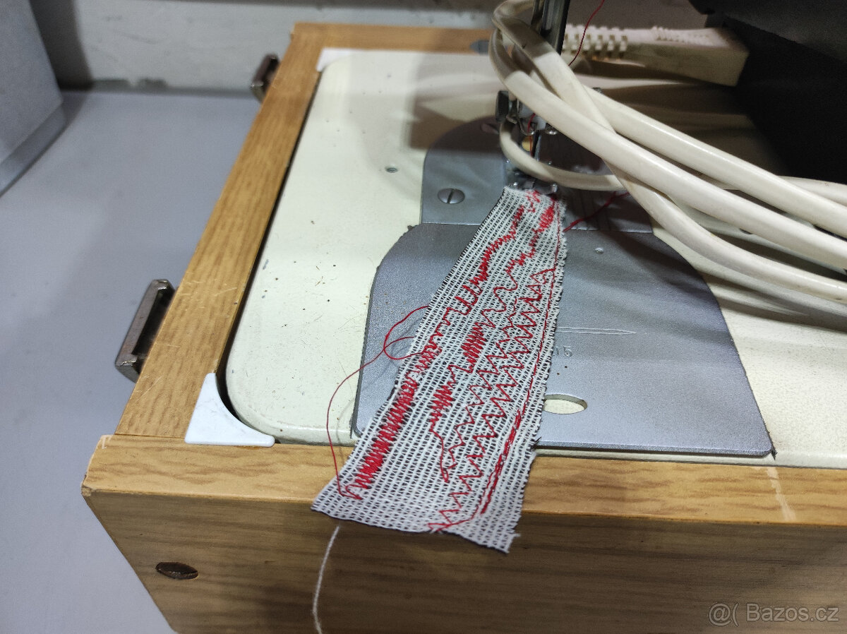 Čerstvě seřízený šicí stroj Veritas - 2