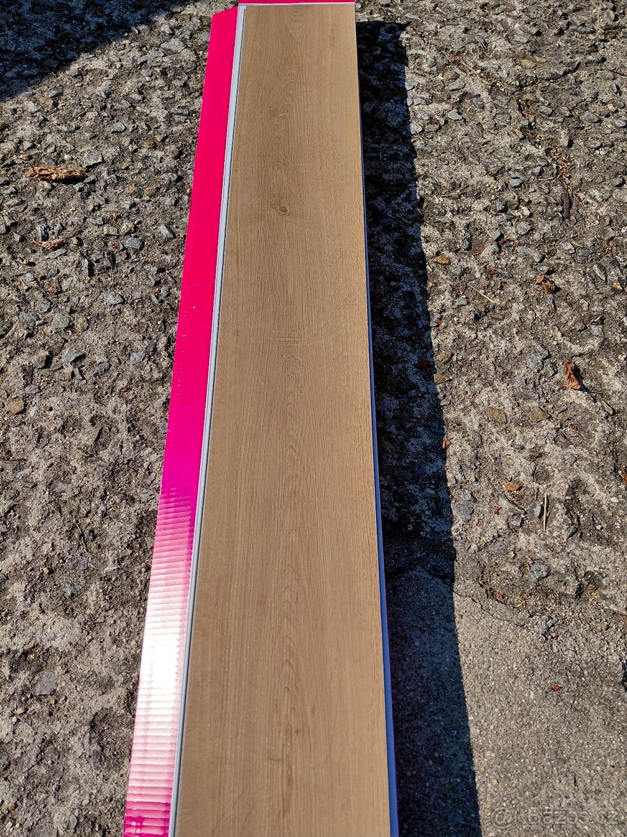 Vinylová podlaha, dub 28,5m2 - 2