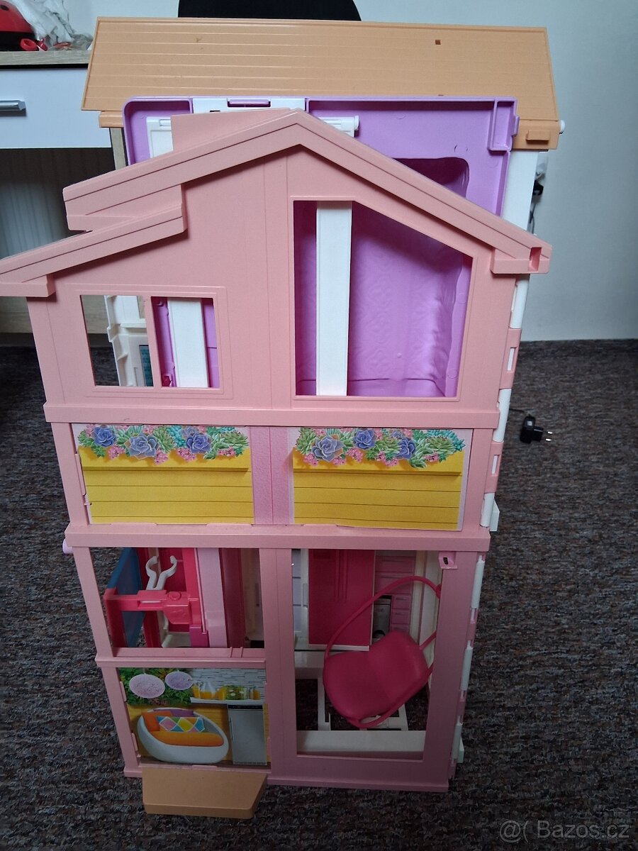 Domeček pro Barbie - 2