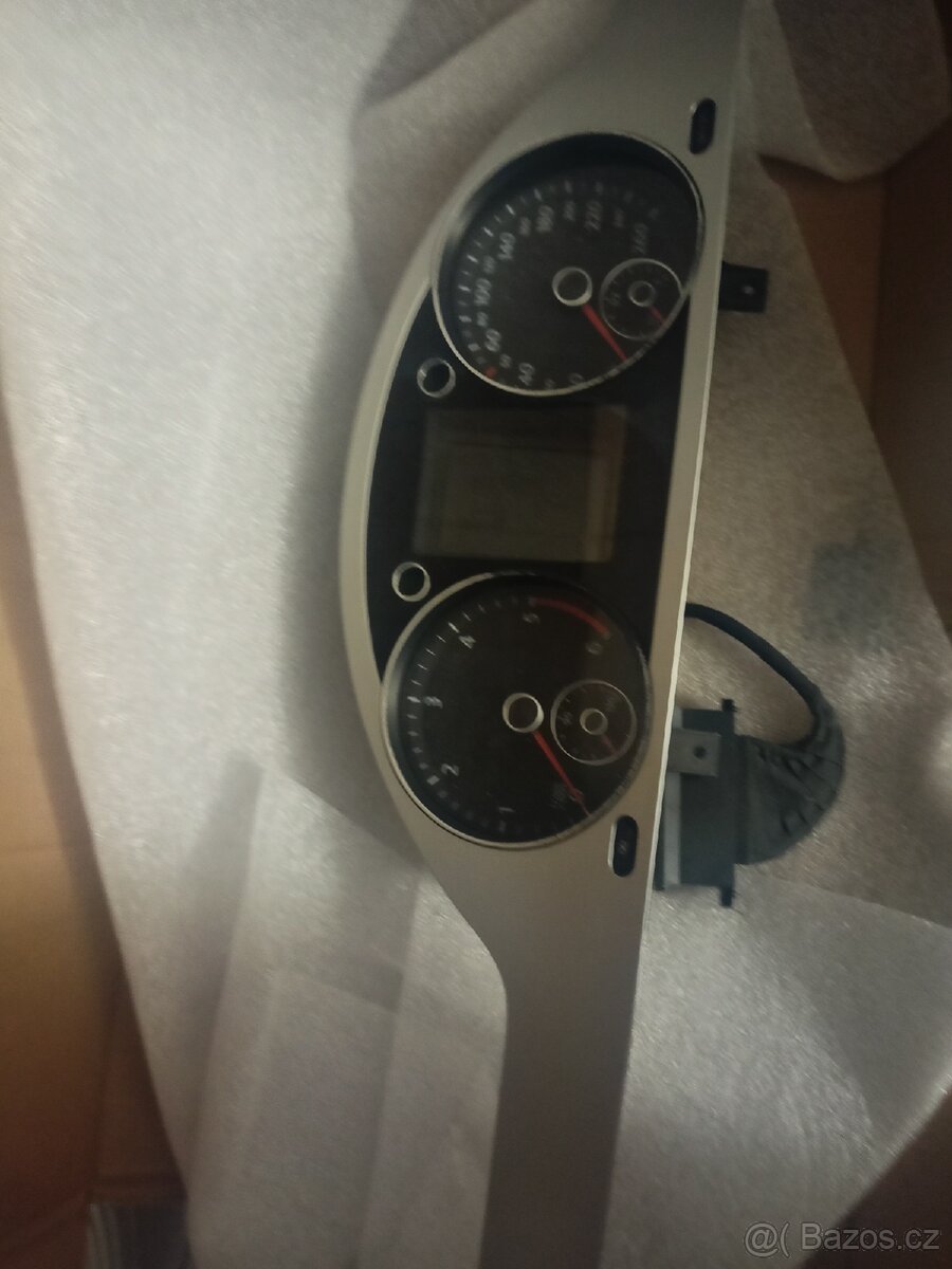 Budíky Passat B6 bílé - 2