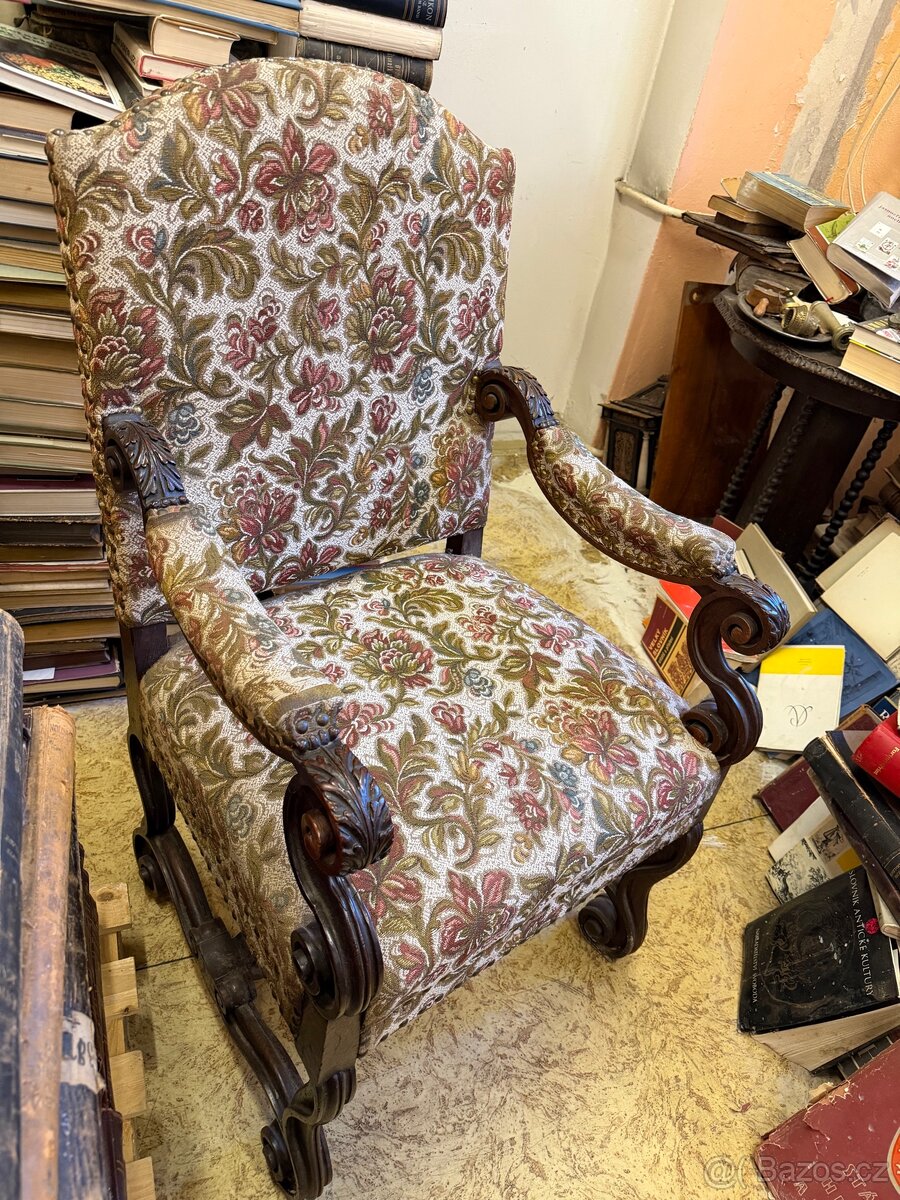 Starožitné křeslo - 2