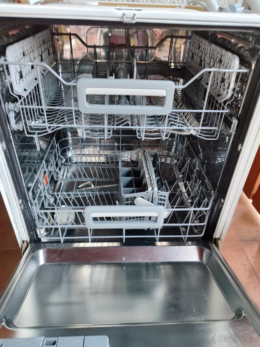 Vestavná myčka Electrolux - 2