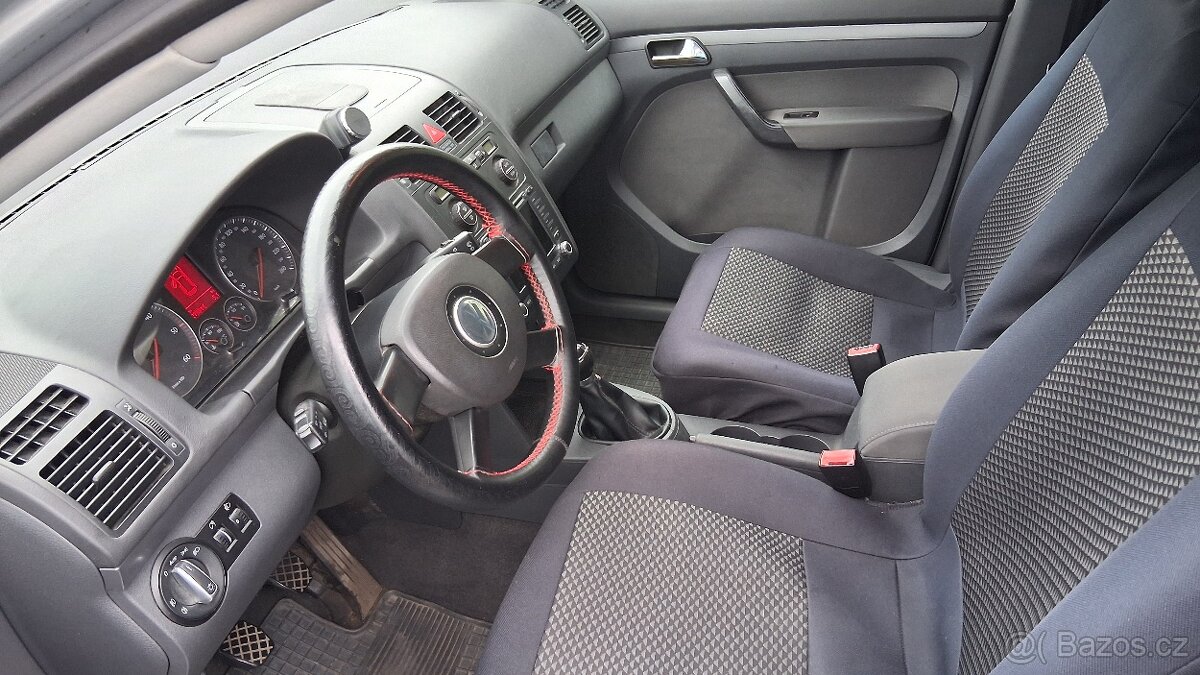 Volkswagen Touran - 2
