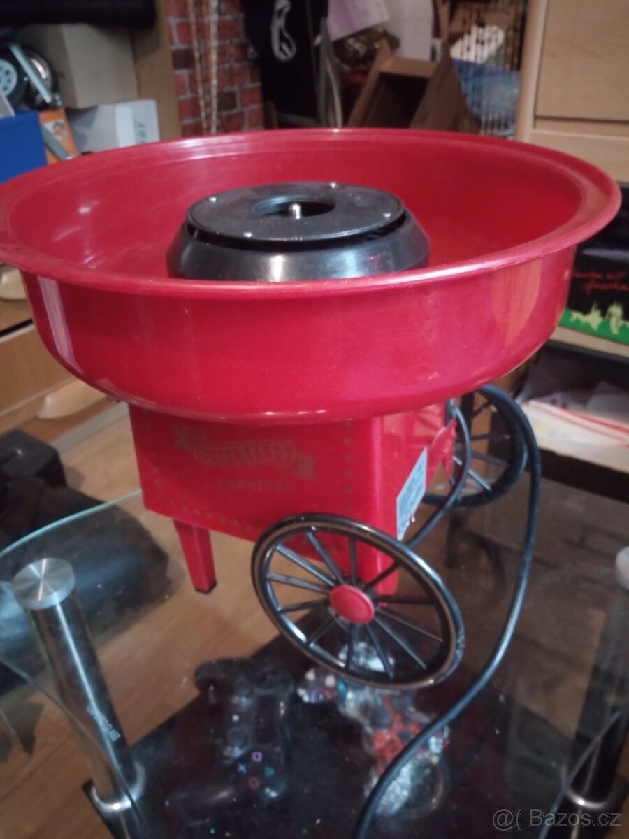 prodam stroj na cukrovou vatu .jen za 300kc. - 2