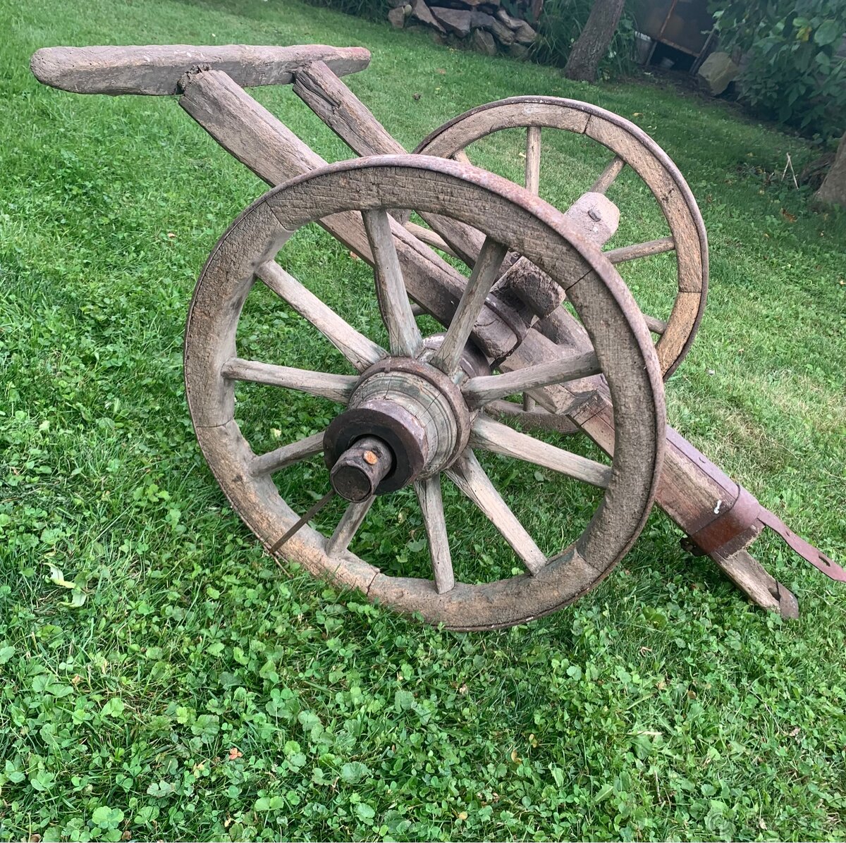 Retro- nákolesník z koňského povozu -loukoťové kola - 2