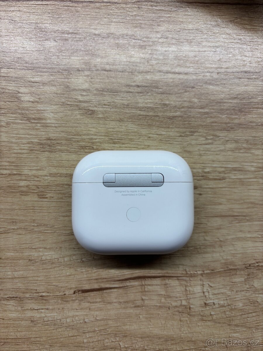 Apple Airpods 3.generace - 2