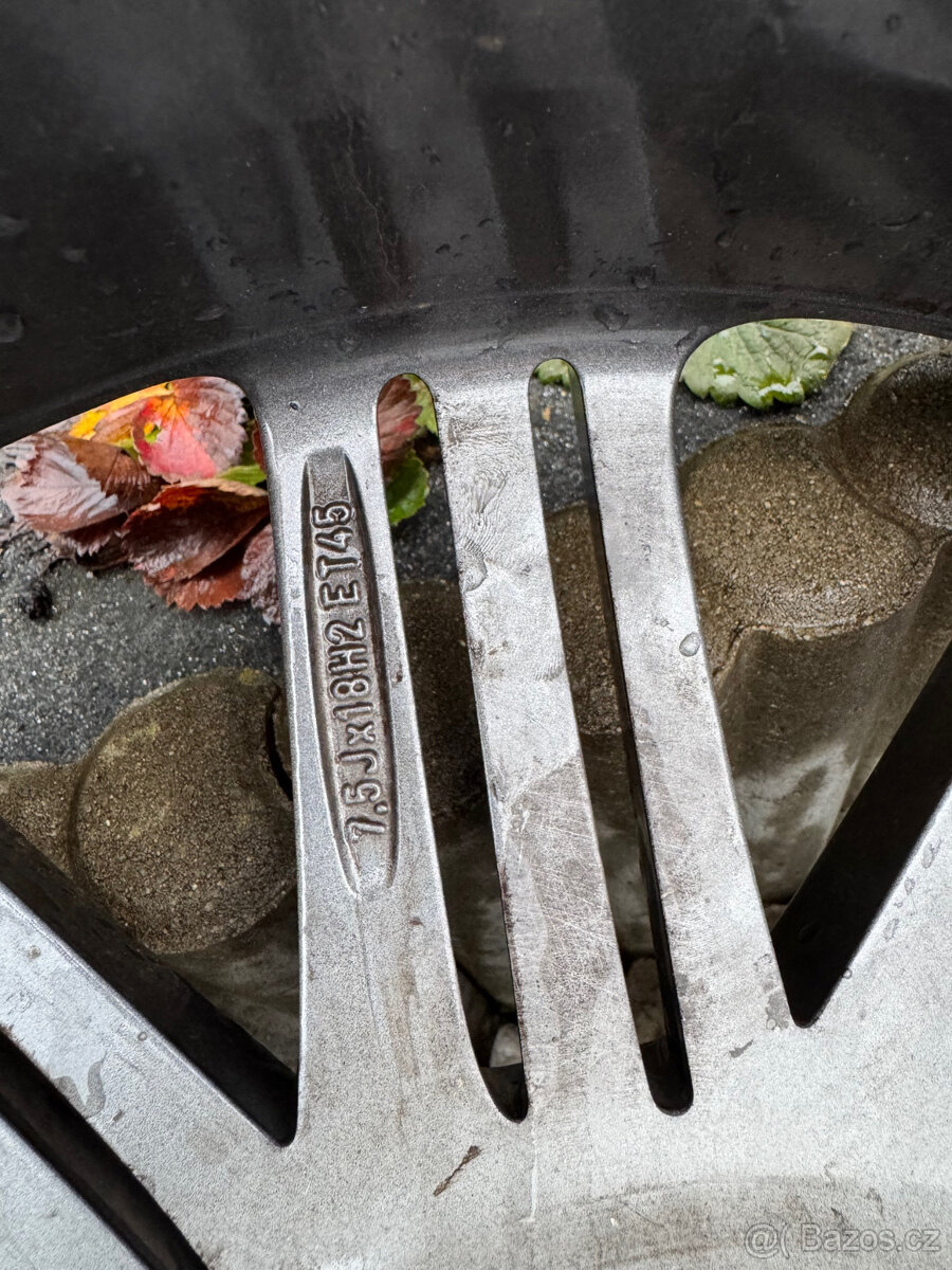 orignalni zimni sada toyota alu kola 18 + pneu Nokian - 2