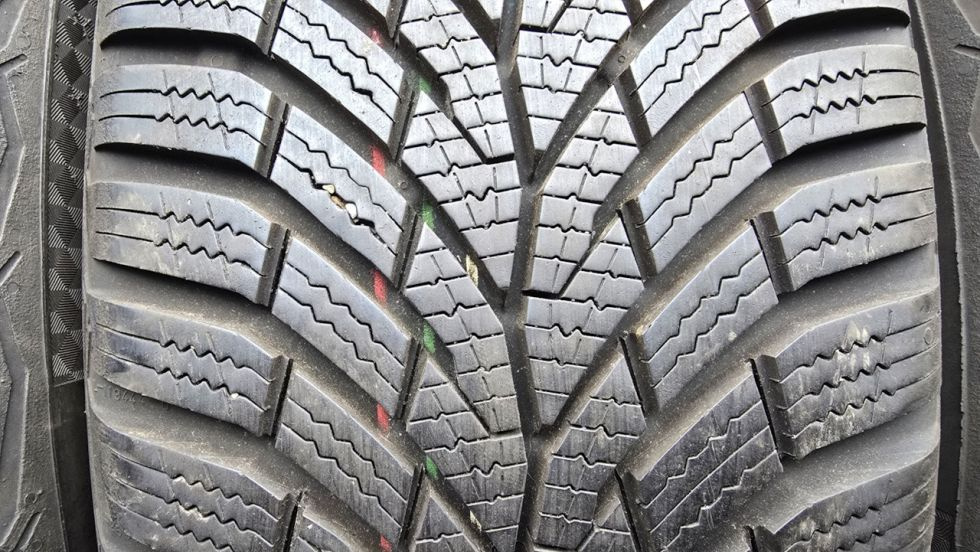 Zimní pneu 205/60/16 Continental - 2