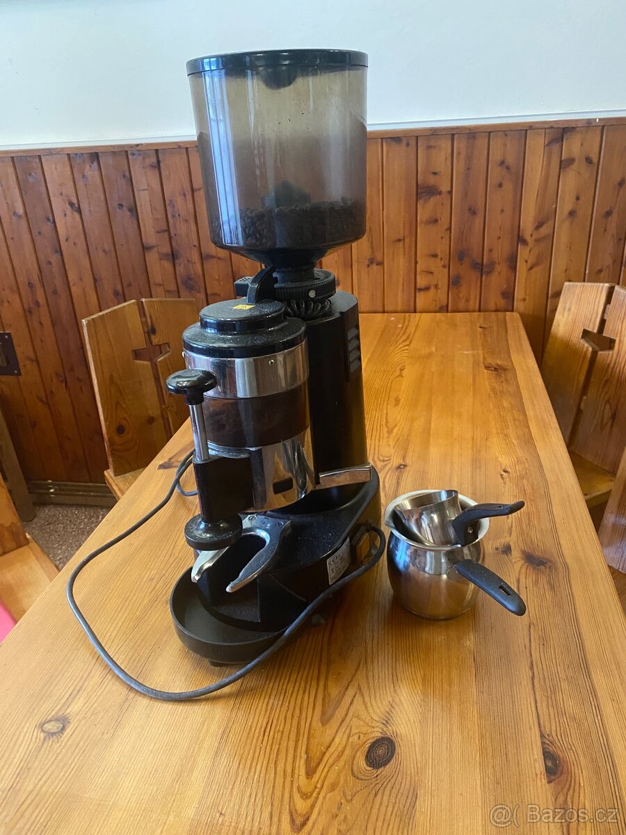Mlýnek na kávu - 2