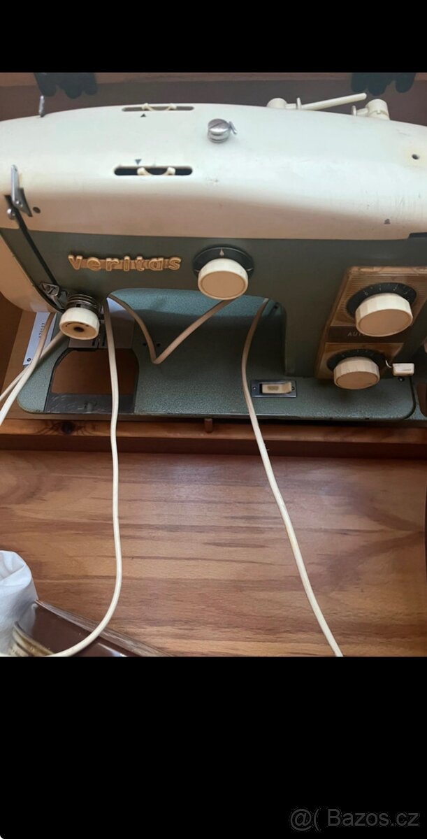 Skříňový šicí stroj - 2