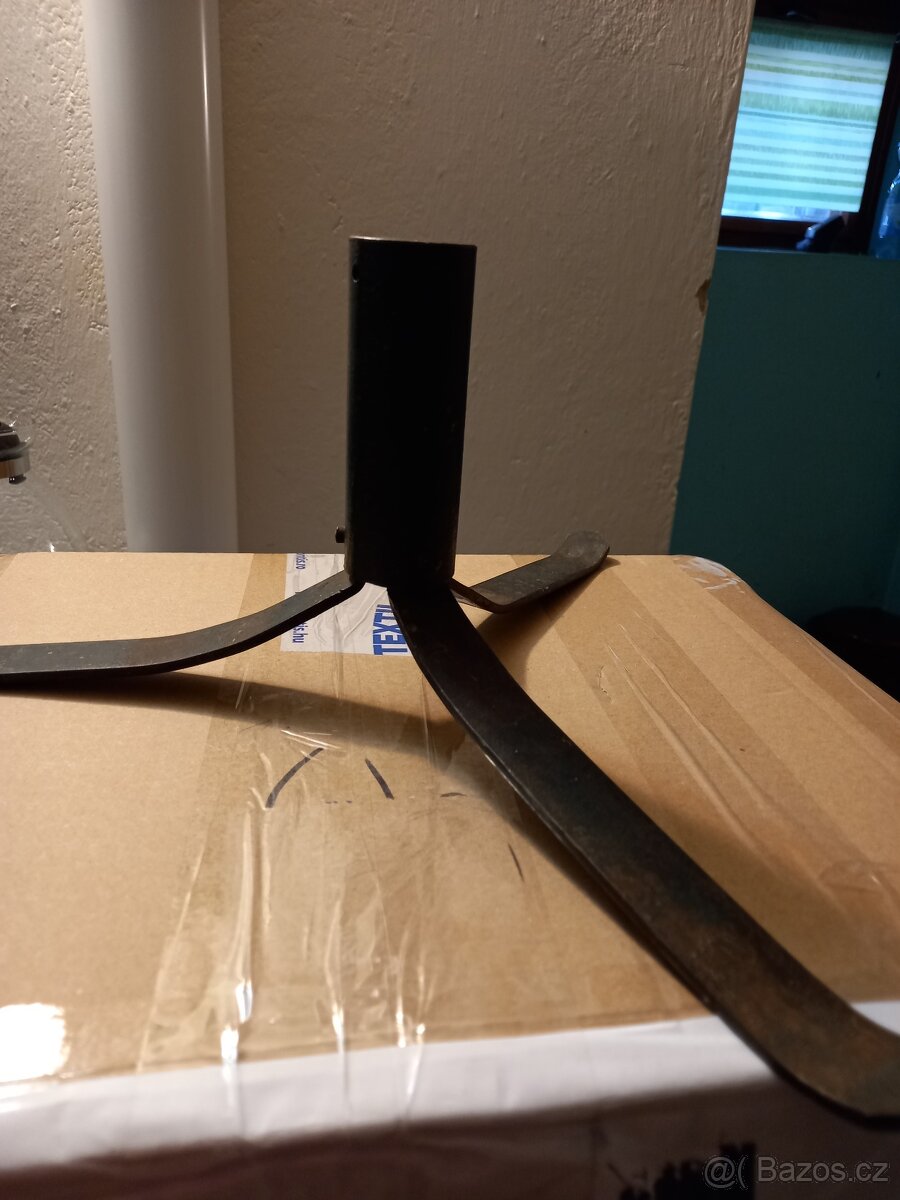 Vánoční stojan na stromek litina PRODÁM - 2