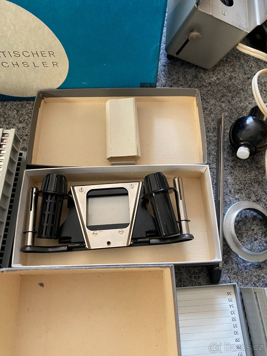 promítačka stará promítačka projektor retro video - 2