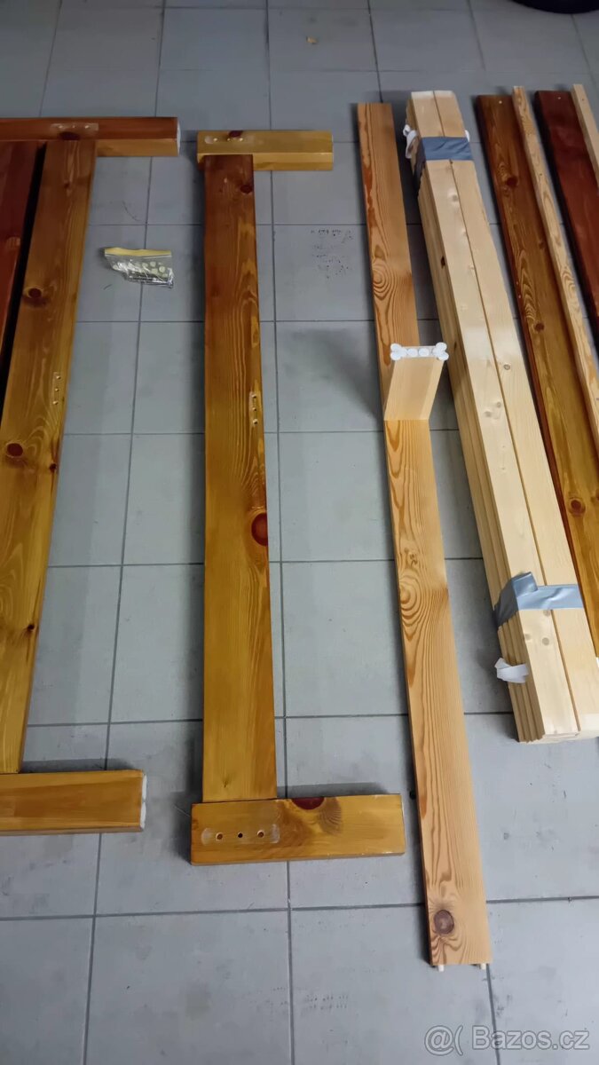 Dřevěná postel včetně roštu 160 x 200 cm - 2