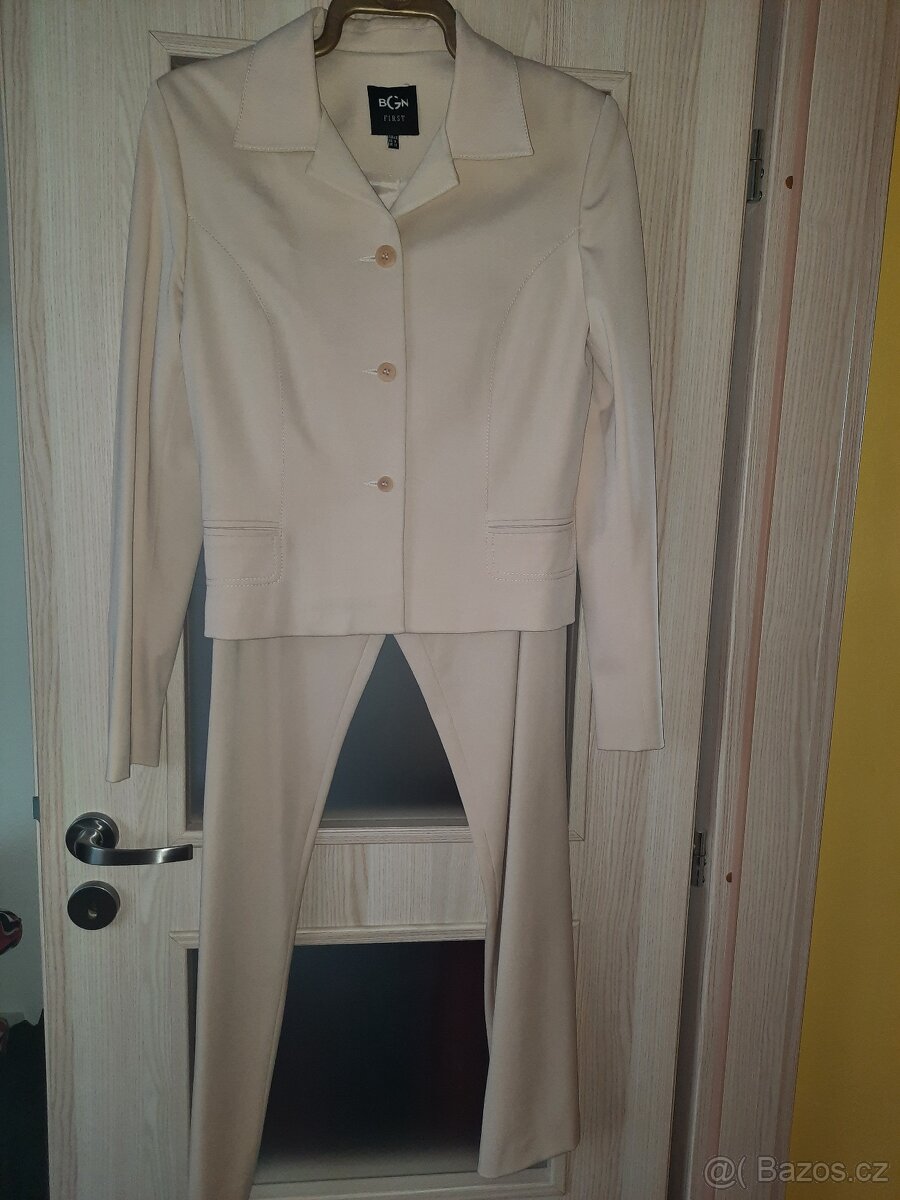 Dámský kostýmek - 2