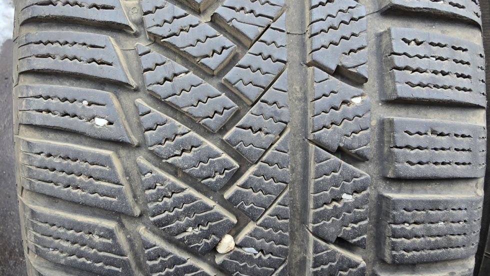 Zimní pneu 225/55/16 Continental - 2