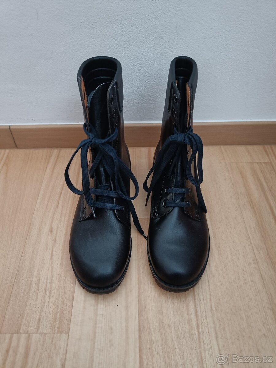 Boty kanady 42 - 2