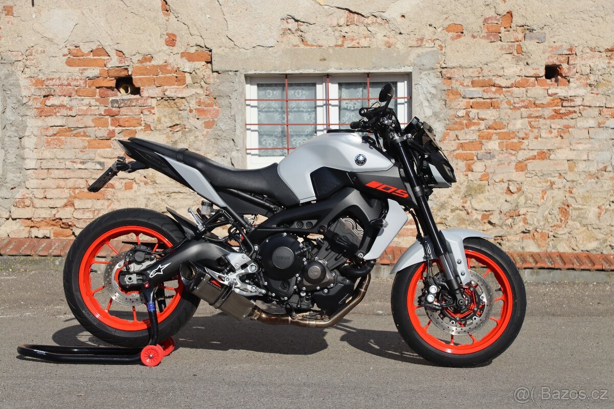 Yamaha MT09 - 2