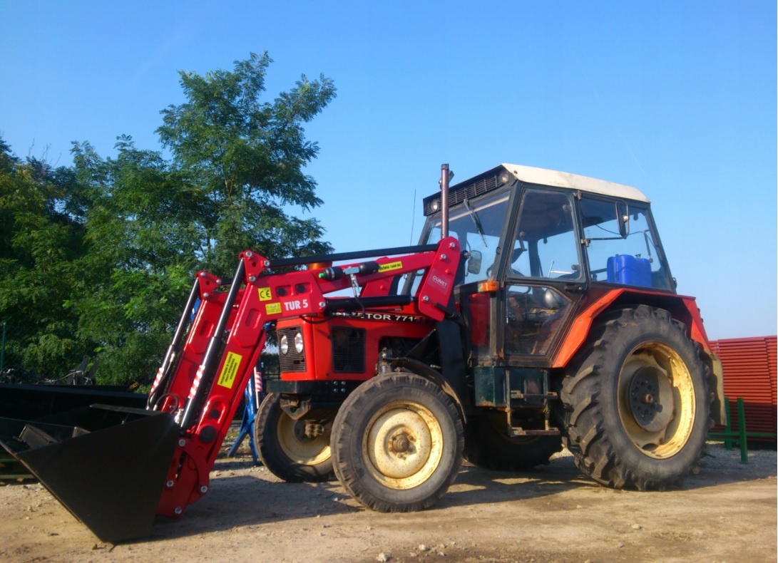 AKCE - Nový čelní nakladač TUR 5 - 2