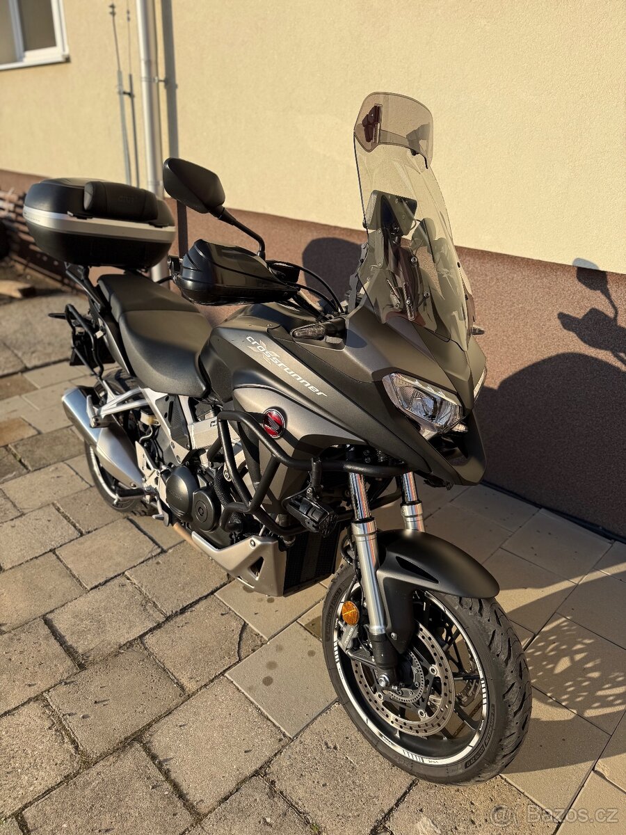 Honda Crossrunner VFR 800X - 2