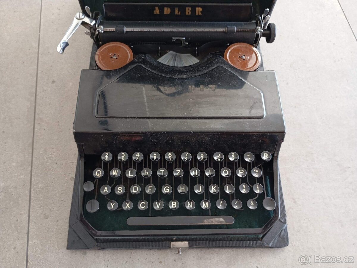 Psací stroj Adler přenosný - 2