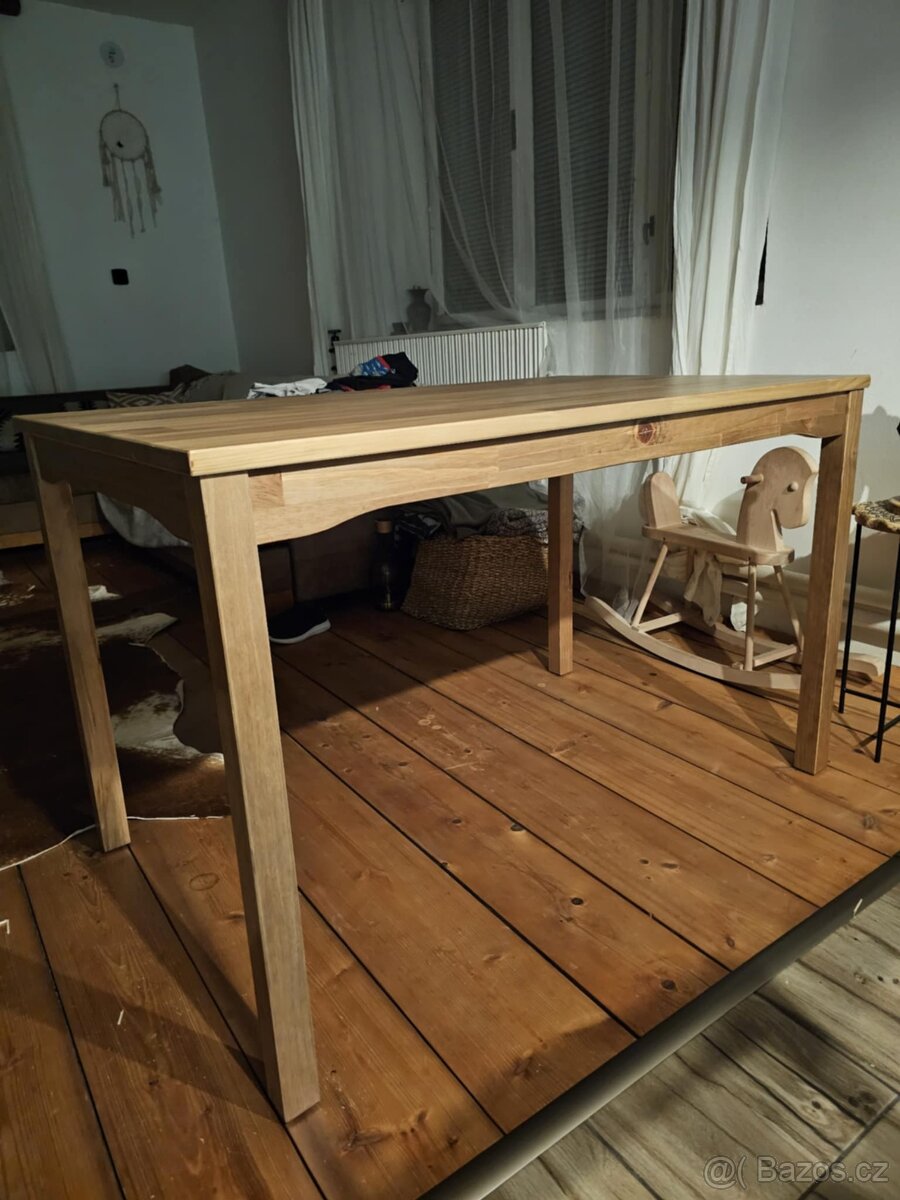 Jídelní stůl - 2