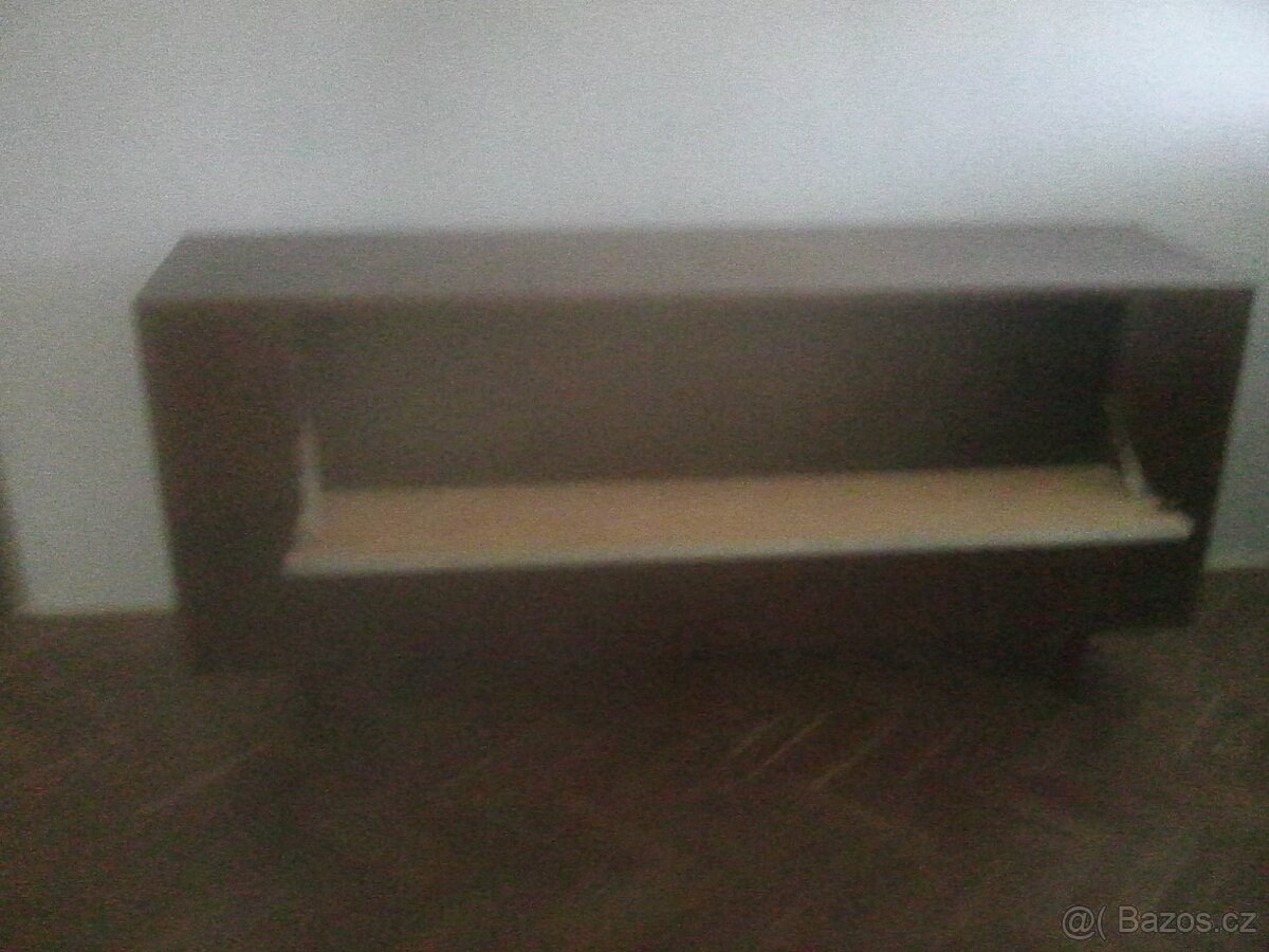 skříňka dřevěná "RETRO" na nožičkách - 2