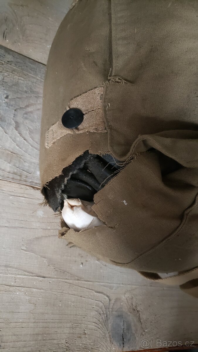 Vojenske obleceni historicke - rybarske? - 2