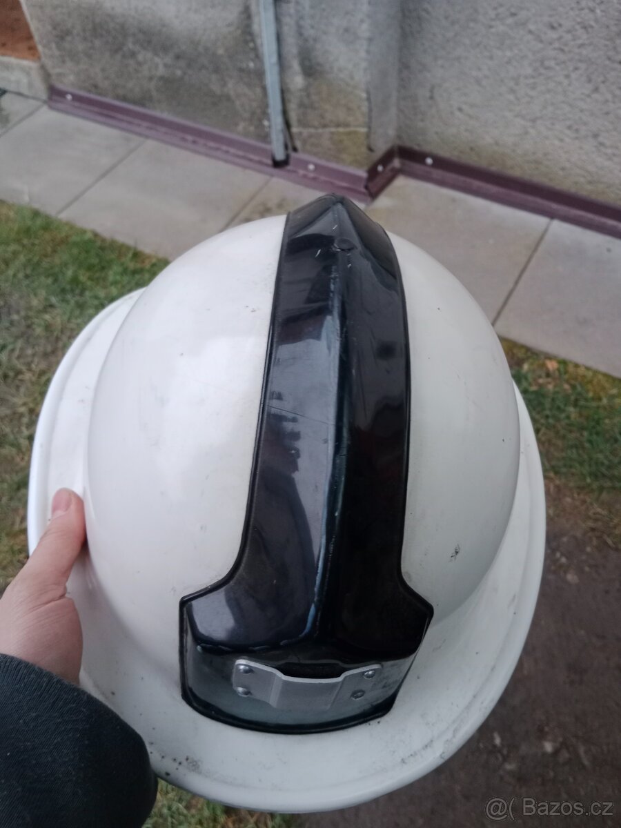 Československá hasičská helma - 2