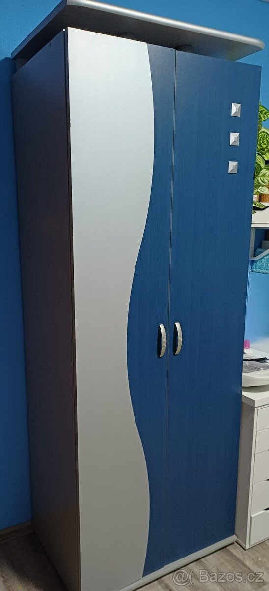 Prodám šatní skříň - 2
